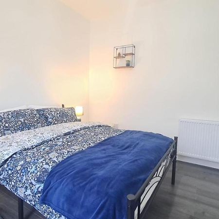 Cosy Room In Manor Park London Exterior photo