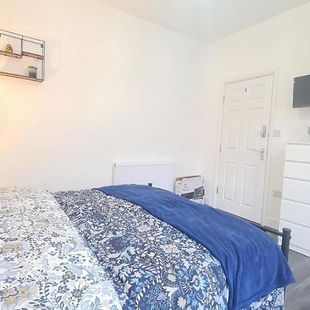 Cosy Room In Manor Park London Exterior photo